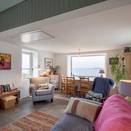 Shore Cottage, Errislannan